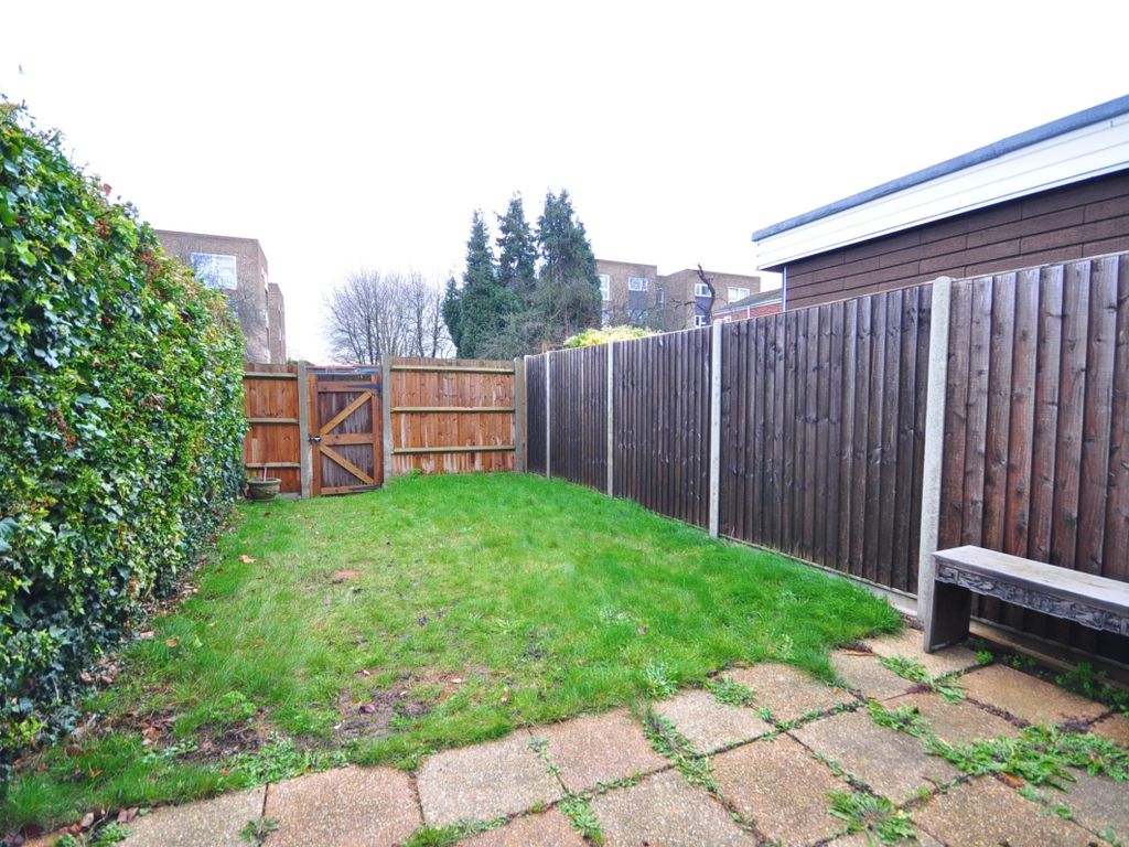 2 bed terraced house to rent in Camborne Road, Sutton SM2 Zoopla