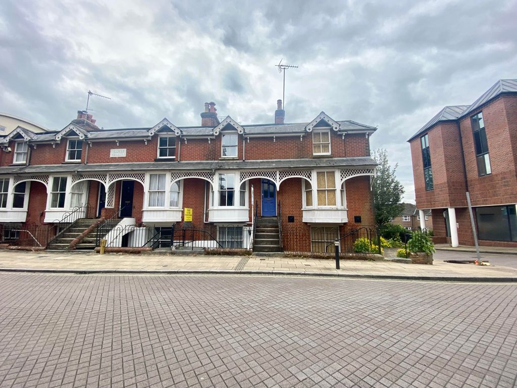 5 bed terraced house to rent in Tower Street, Winchester SO23 Zoopla