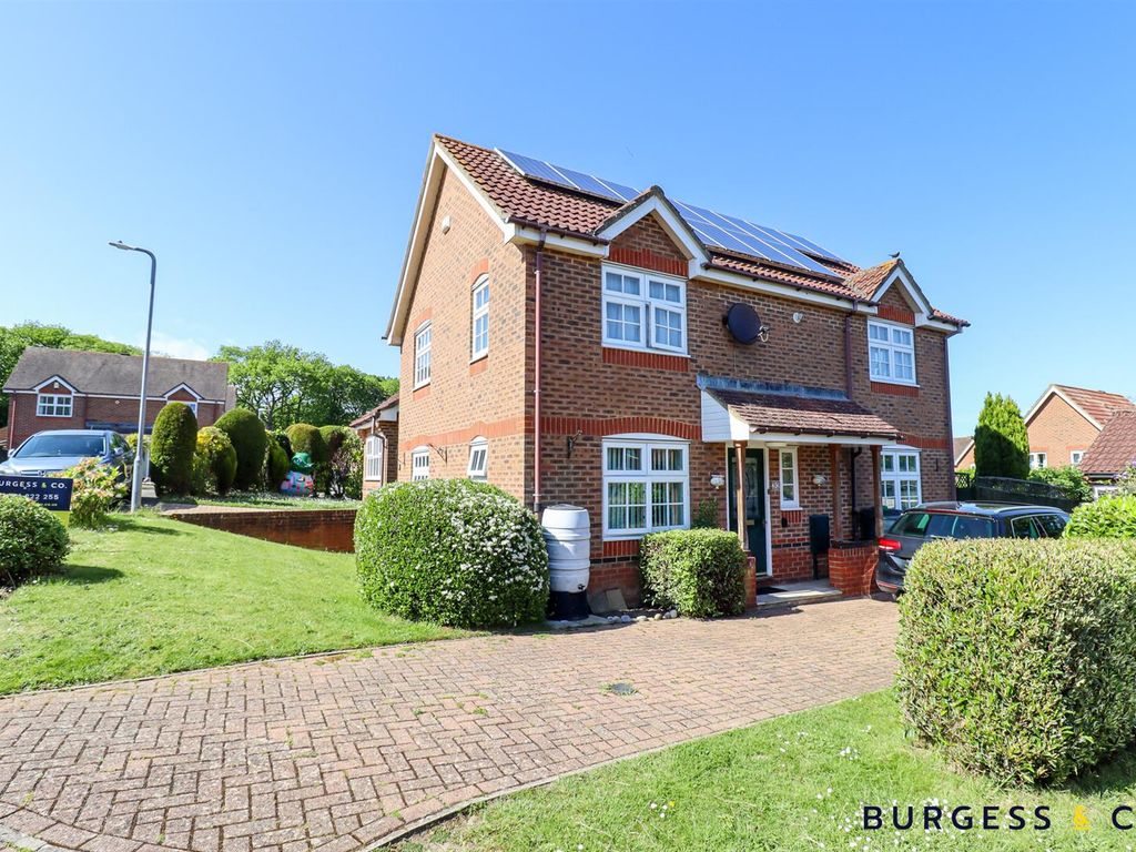 4 bed detached house for sale in Redwell Avenue, BexhillOnSea TN39, £