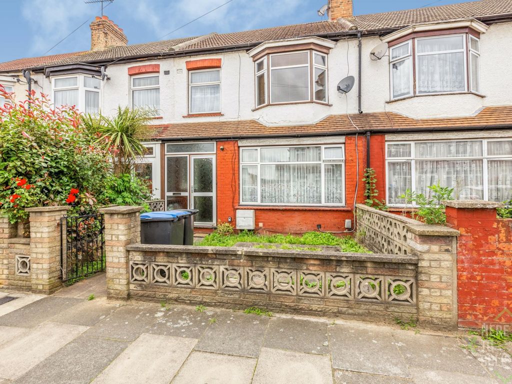 4 bed terraced house for sale in Hester Road, London N18 Zoopla