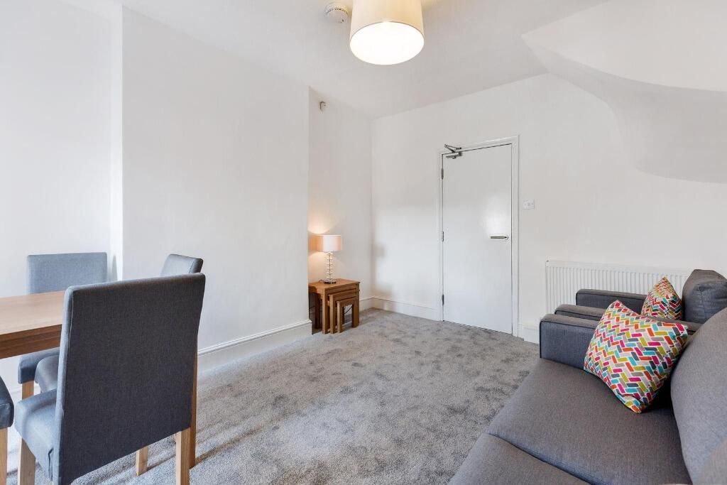 4 bed flat to rent in Tavistock Square, London WC1H Zoopla