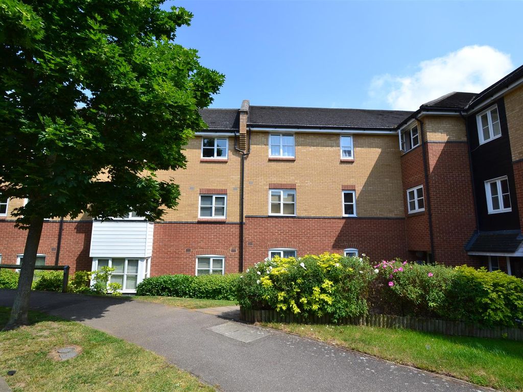 2 bed flat to rent in Plomer Avenue, Hoddesdon, Hertfordshire EN11 Zoopla