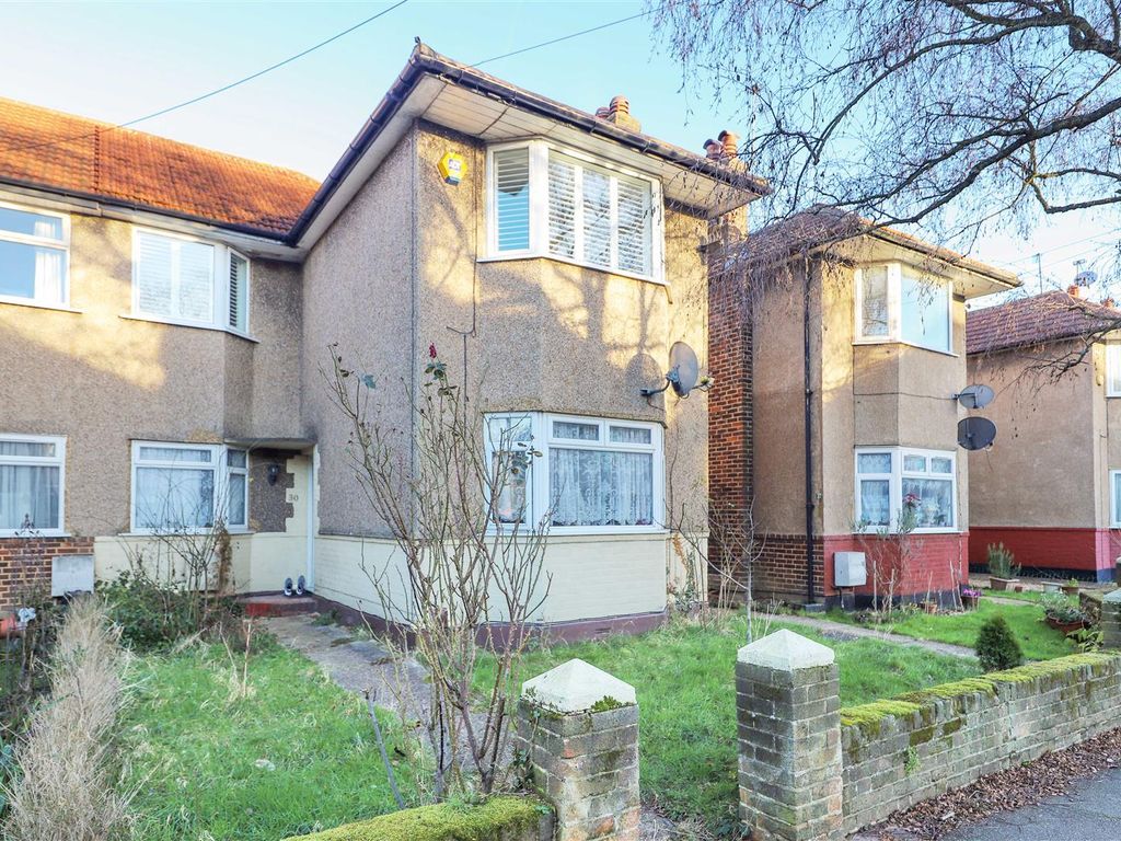 2 bed for sale in Berkeley Close, Ruislip HA4, £380,000 Zoopla