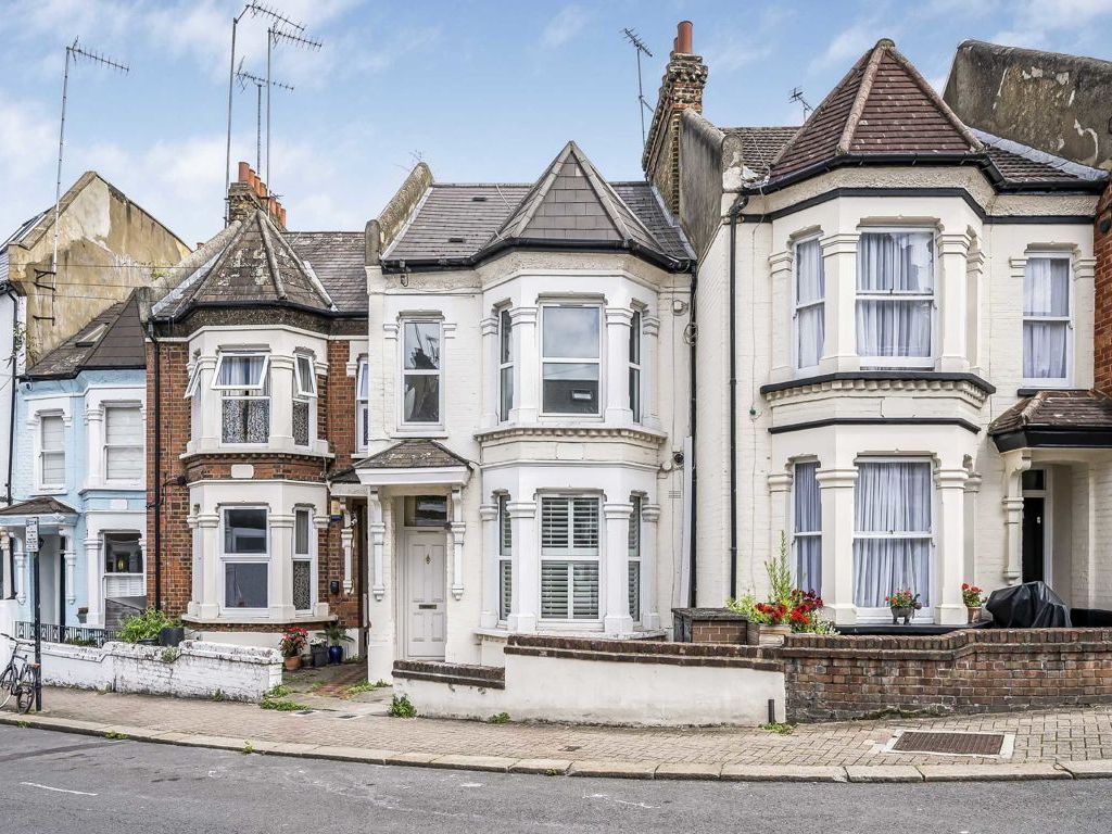 1 bed flat for sale in Dorothy Road, London SW11, £450,000 Zoopla
