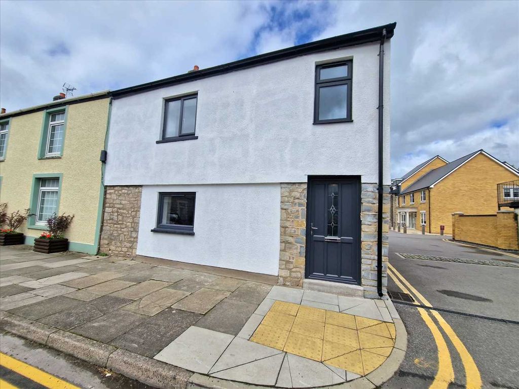 3 bed end terrace house for sale in Westgate Street, Cowbridge, Vale Of