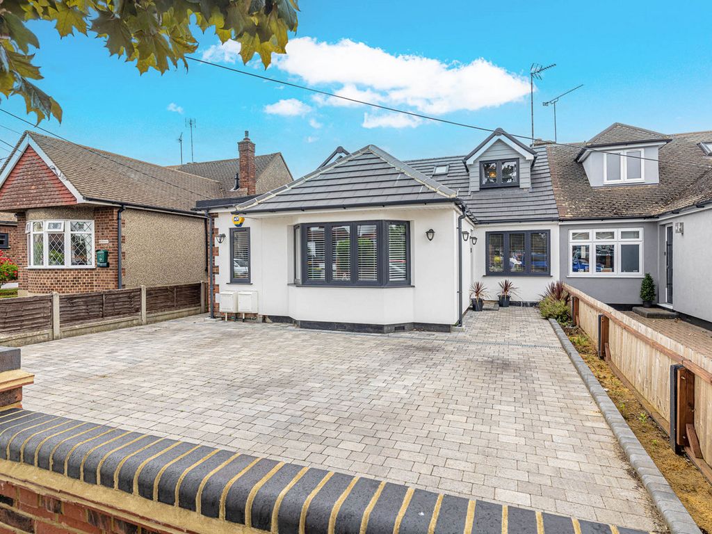 4 bed semidetached house for sale in Nelson Road, Rayleigh SS6 Zoopla