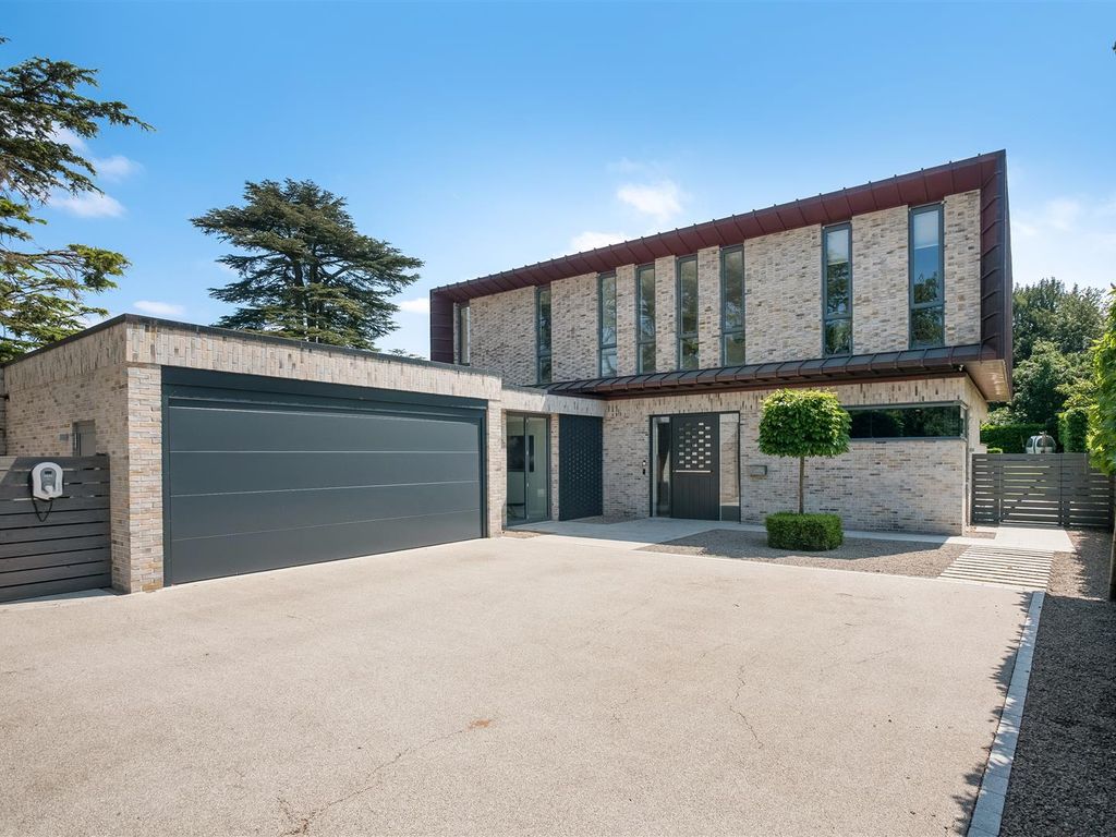 5 bed detached house for sale in Alveston Leys Park, Alveston