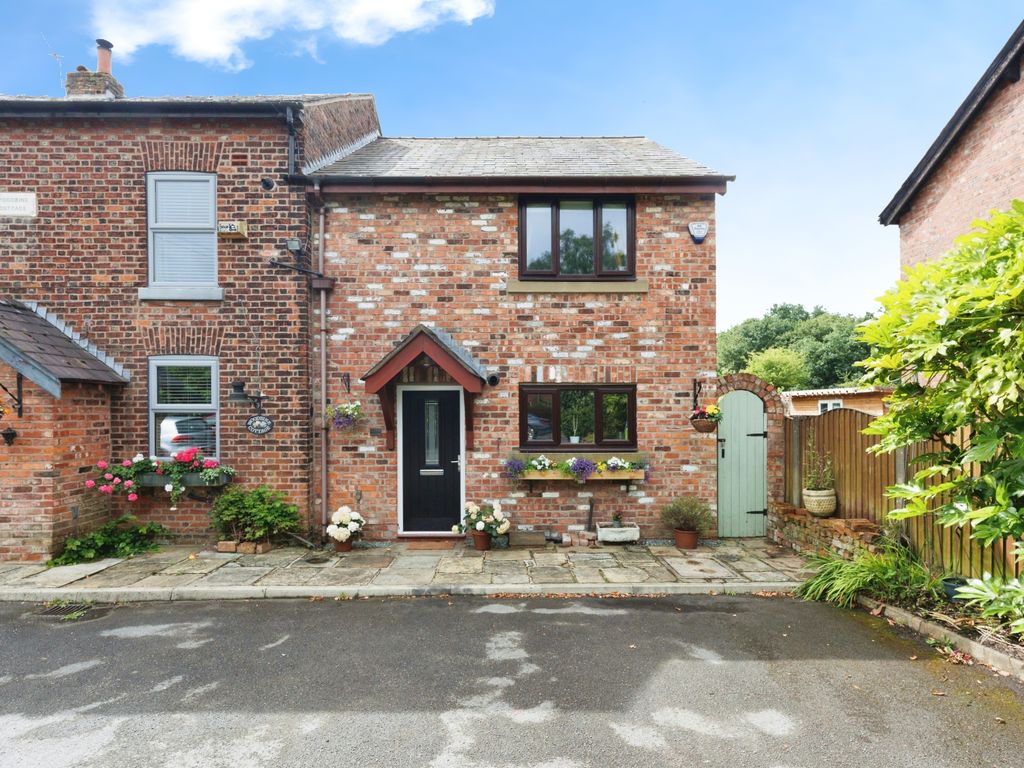 3 bed semidetached house for sale in Wythenshawe Road, Manchester