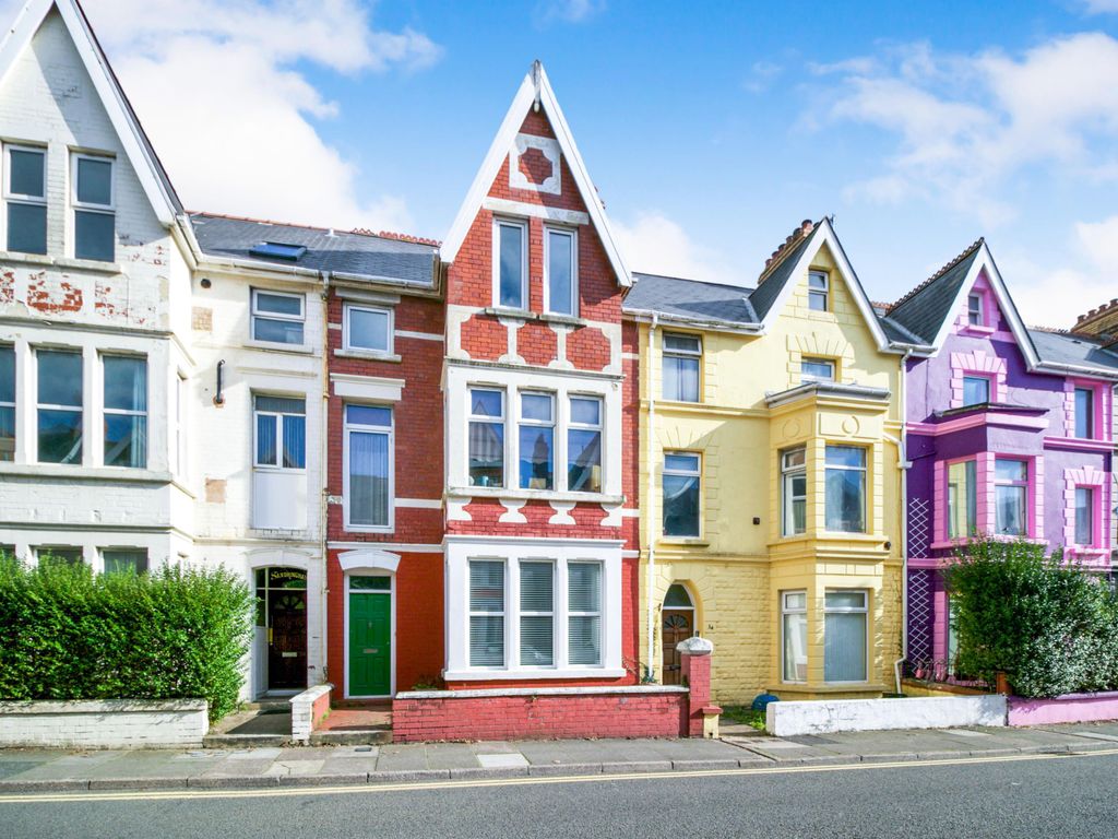 2 bed flat to rent in Mary Street, Porthcawl CF36, £800 pcm Zoopla