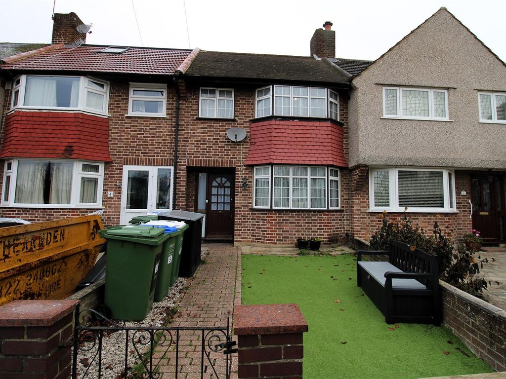 3 bed terraced house for sale in Caithness Gardens, Blackfen, Sidcup