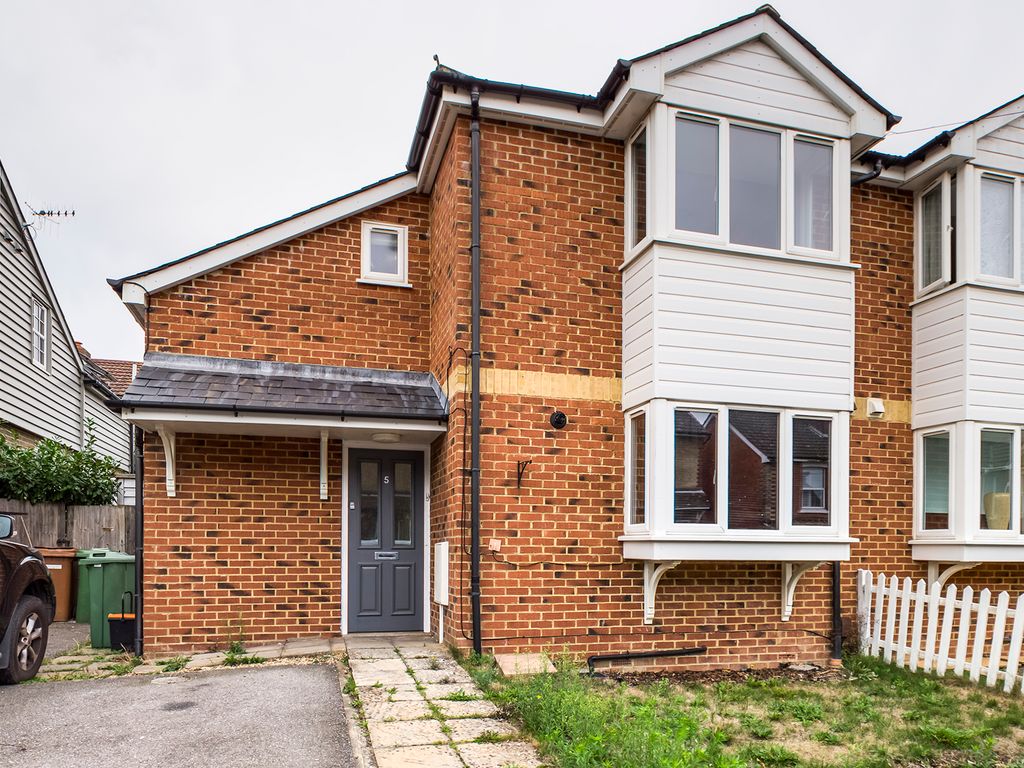 3 bed semidetached house for sale in Meadow Road, Rusthall, Tunbridge