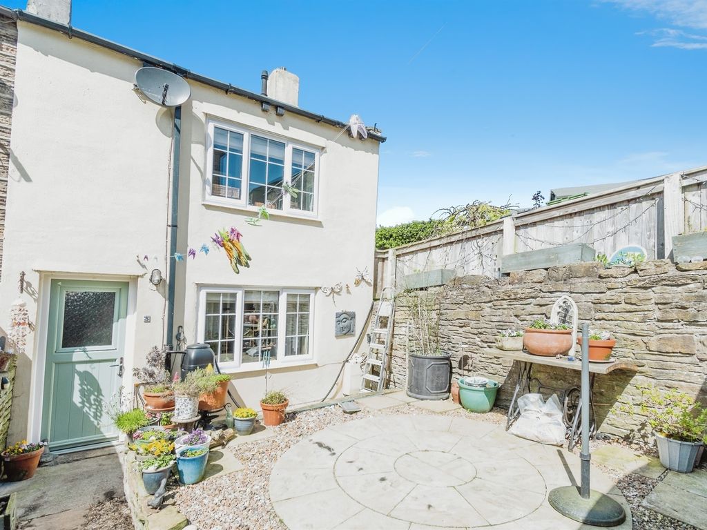2 bed end terrace house for sale in The Ings, Clayton West