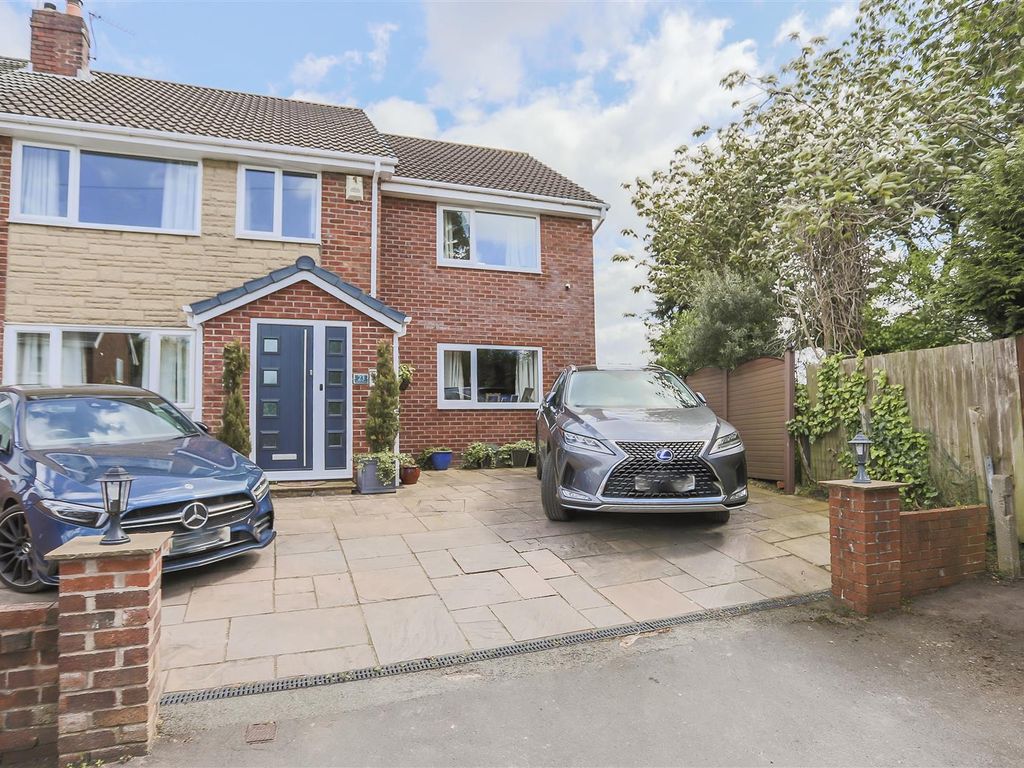 4 bed property for sale in Eskdale Road, Leyland PR25 Zoopla