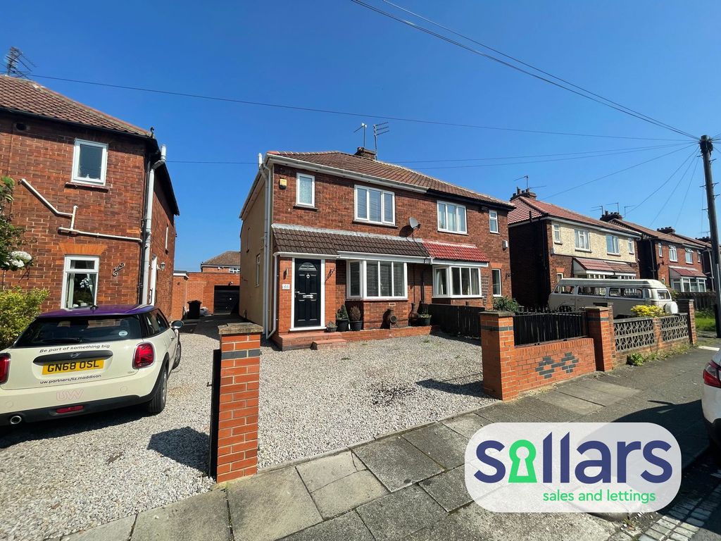 3 bed semidetached house for sale in Latimer Road, Darlington DL1 Zoopla