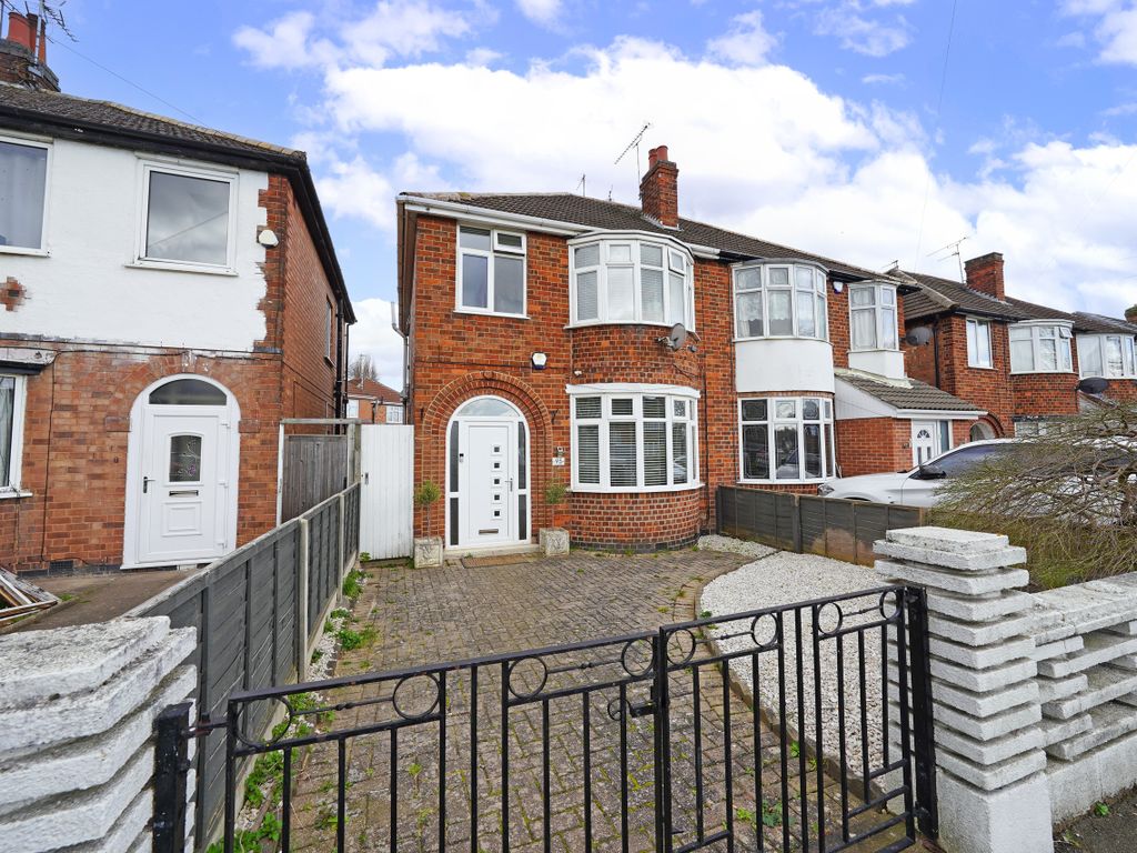 3 bed semidetached house for sale in Buckminster Road, Leicester