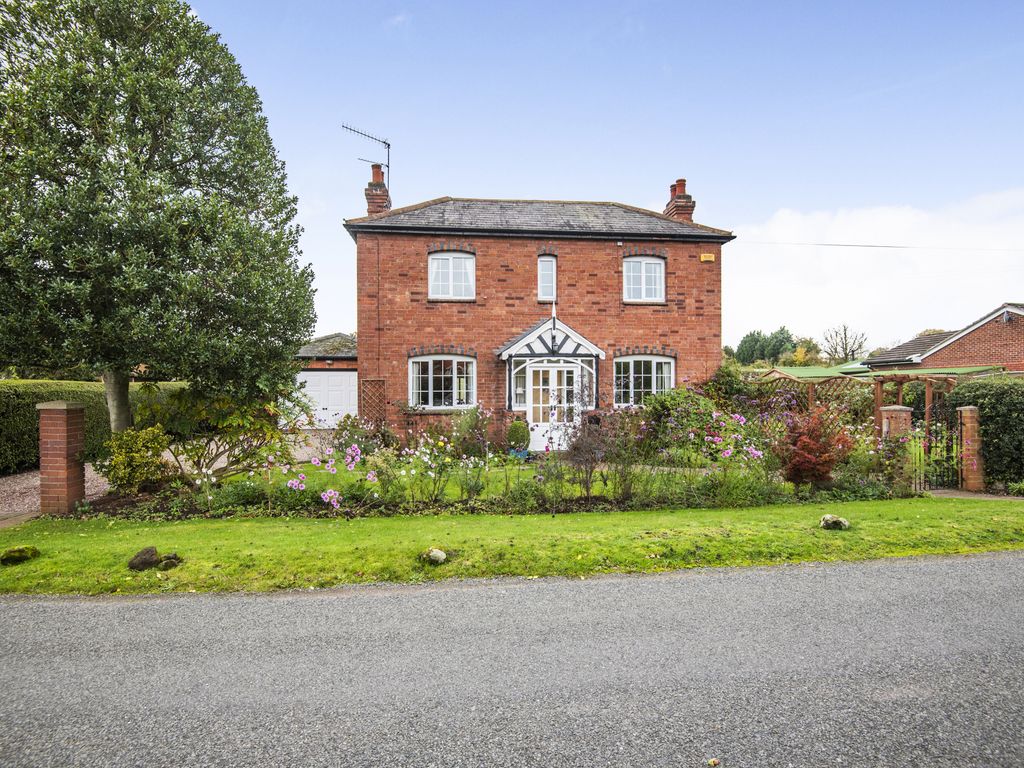 4 bed detached house for sale in Beggars Roost, Haye Lane, Droitwich