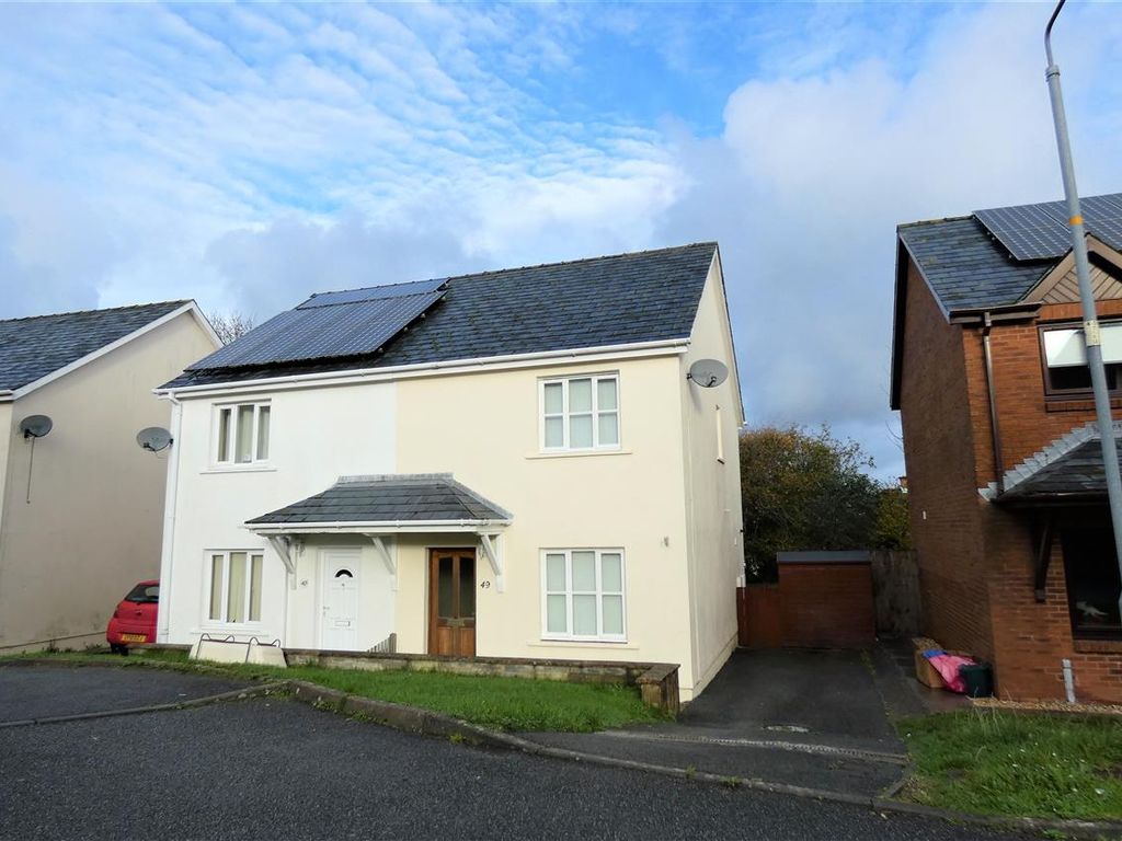 3 bed semidetached house for sale in Tudor Gardens, Merlins Bridge