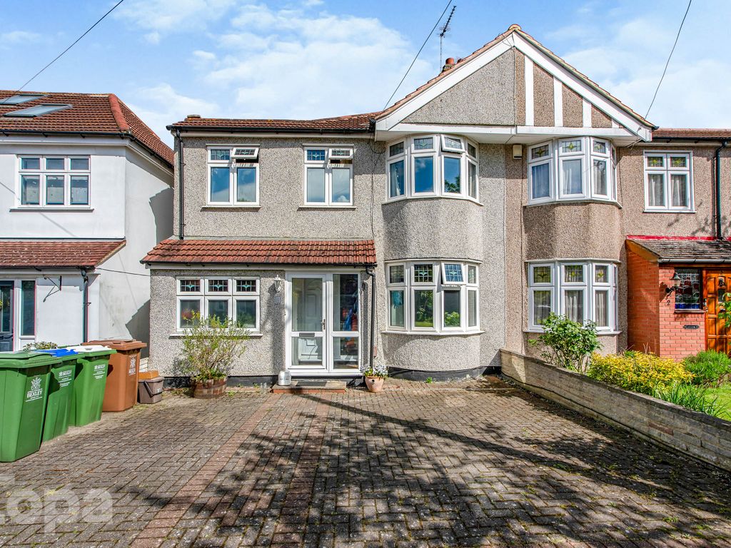4 bed semidetached house for sale in St. Margarets Avenue, Sidcup DA15