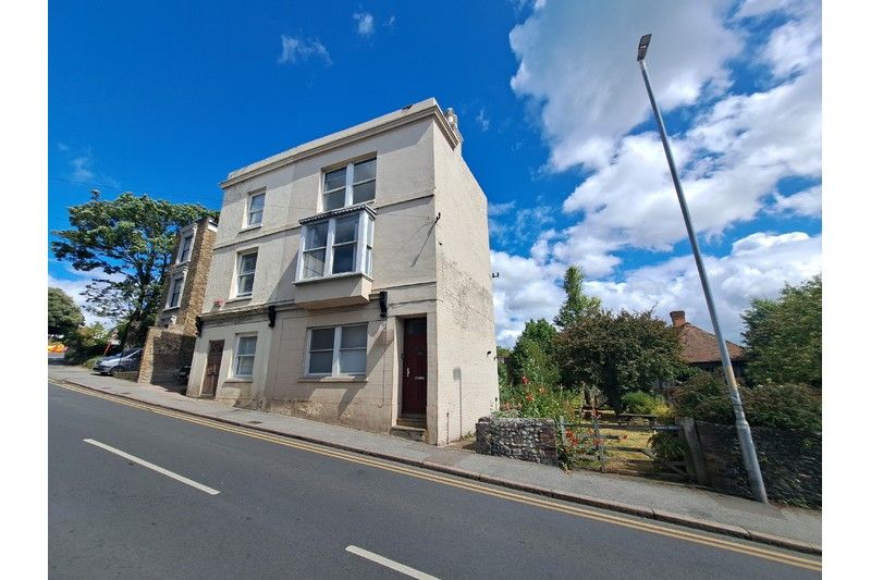 2 bed semidetached house for sale in Trinity Square, Margate
