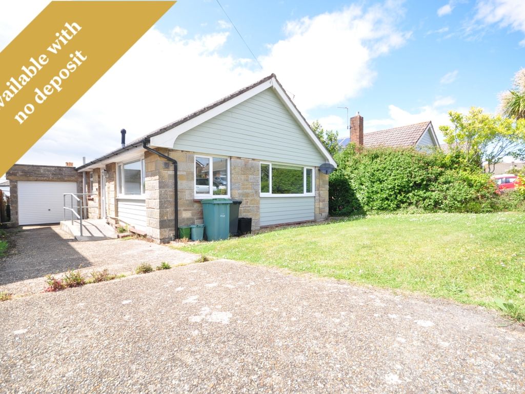 3 bed bungalow to rent in Bay View Road, Gurnard, Cowes PO31, £1,500