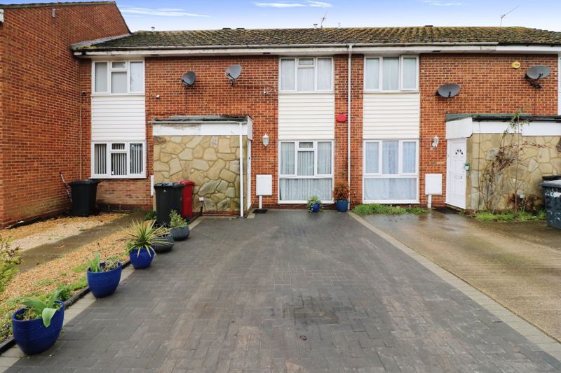 3 bed terraced house for sale in Tweed Road, Langley, Slough SL3 Zoopla