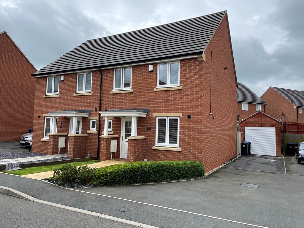 3 bed semidetached house for sale in Mountbatten Drive, Broughton