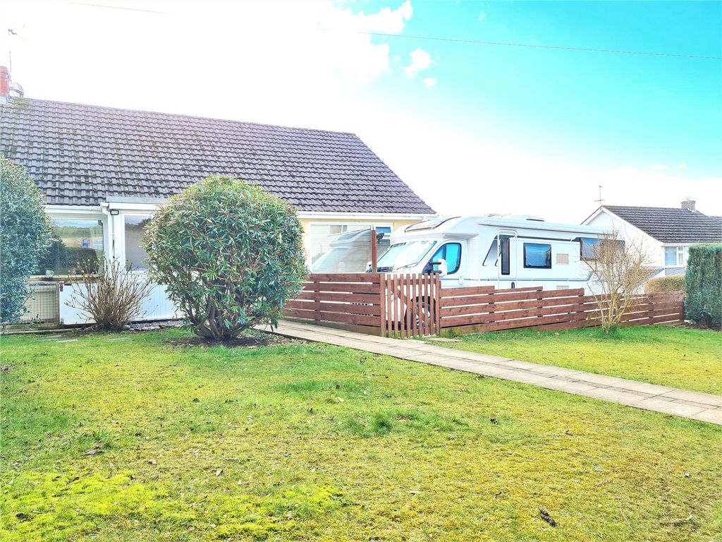 5 bed linkdetached house for sale in Maes Y Felin, Penrhyncoch