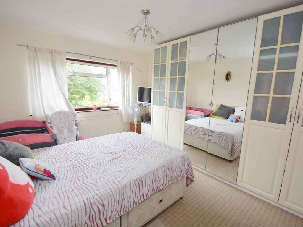 2 bed for sale in Shaftesbury Avenue, South Harrow HA2, £