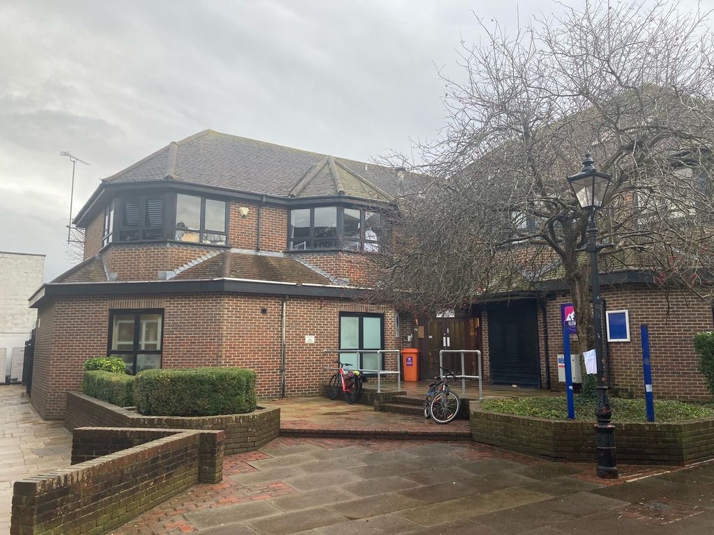 Office to let in Seymour House, The Courtyard, Wokingham RG40, £107,679 pa Zoopla