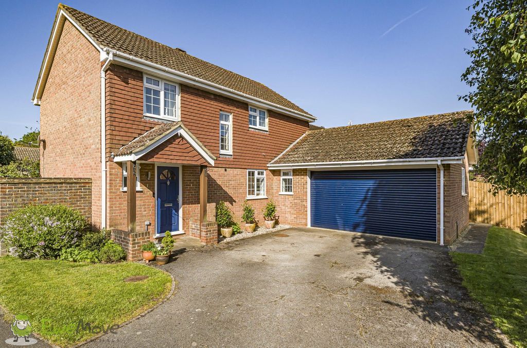 4 bed detached house for sale in Oaktree Drive, Hook RG27 Zoopla