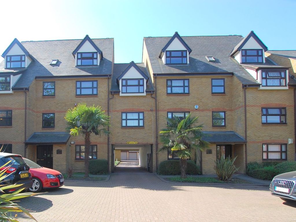 2 bed flat for sale in Albemarle Road, Beckenham BR3 Zoopla