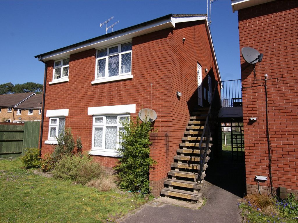 1 bed flat to rent in Goldfinch Road, Poole, Dorset BH17 Zoopla
