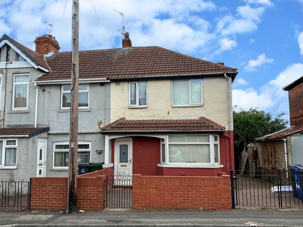 3 bed end terrace house for sale in Wellington Road, Edlington DN12, £