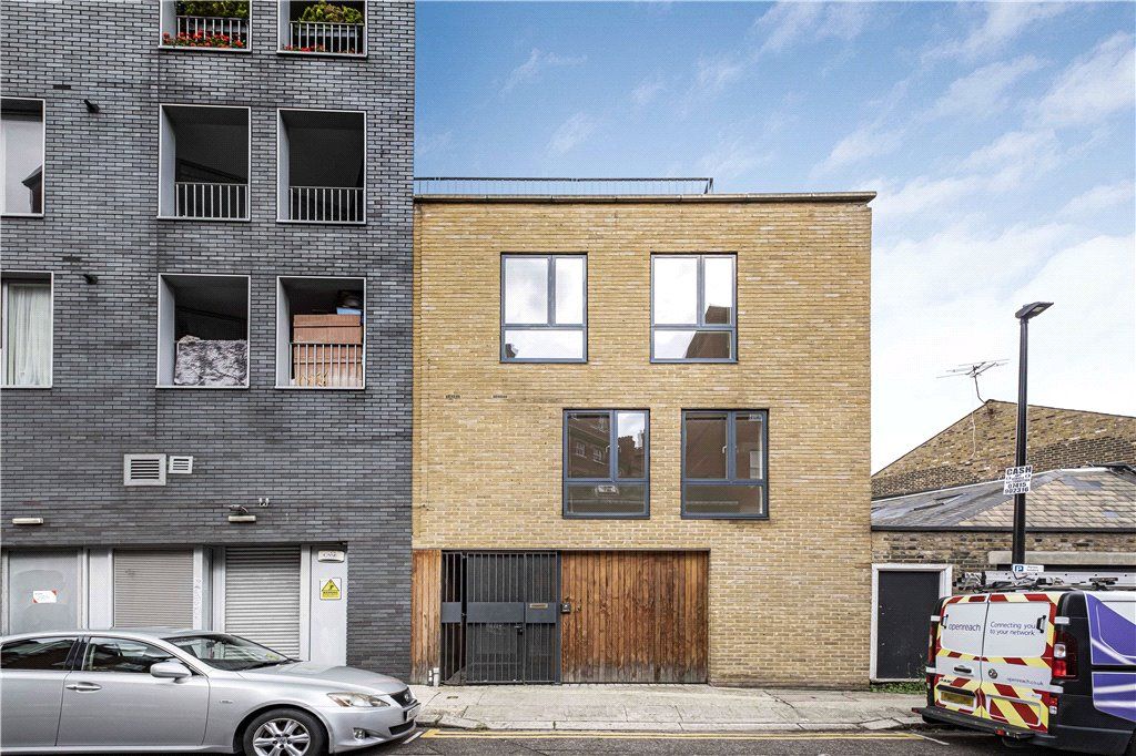 4 bed end terrace house for sale in Cambridge Crescent, London E2, £