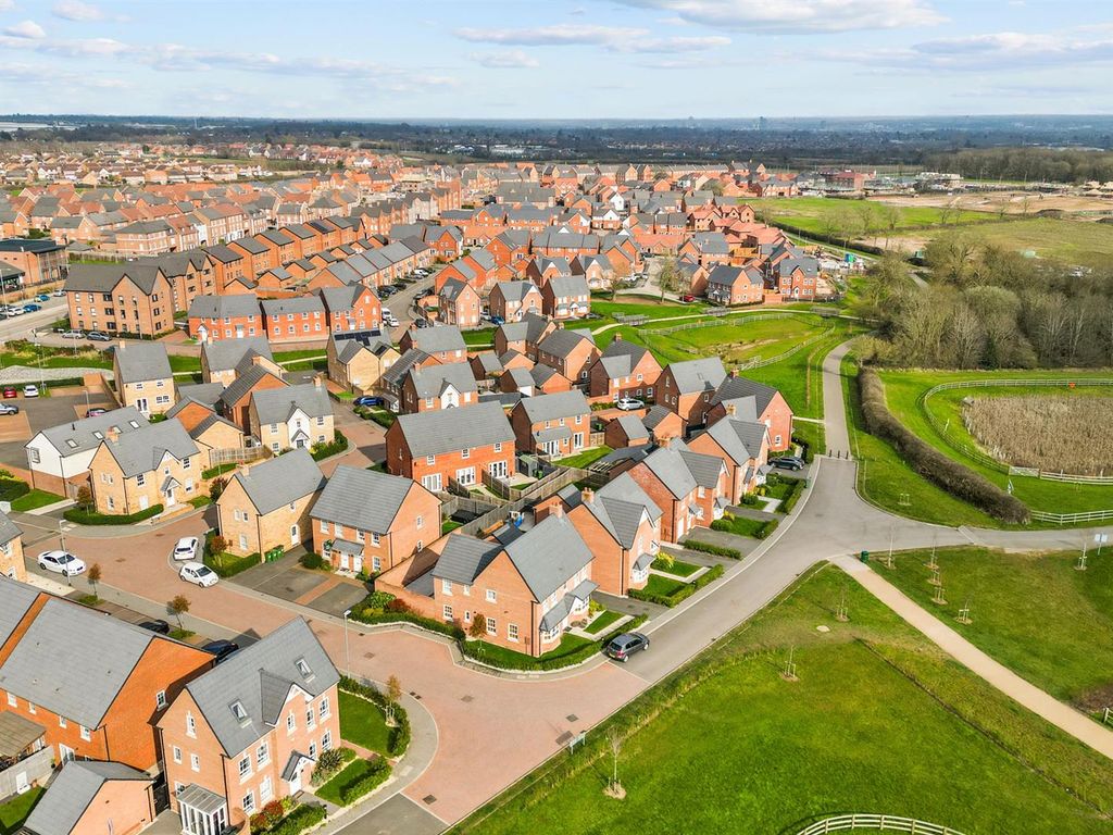 4 bed detached house for sale in Tweed Street, Leicester LE19, £385,000