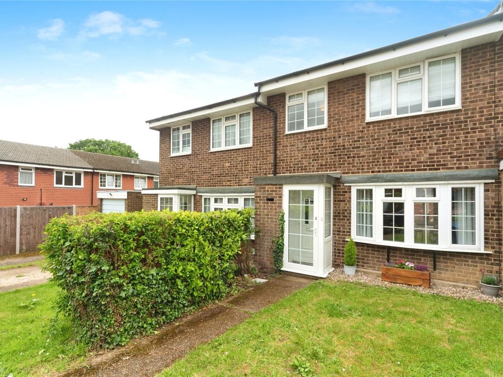 3 bed terraced house for sale in Hurst Close, Chessington KT9, £500,000 Zoopla