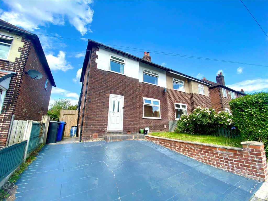 3 bed semidetached house for sale in Clarendon Road, Hazel Grove