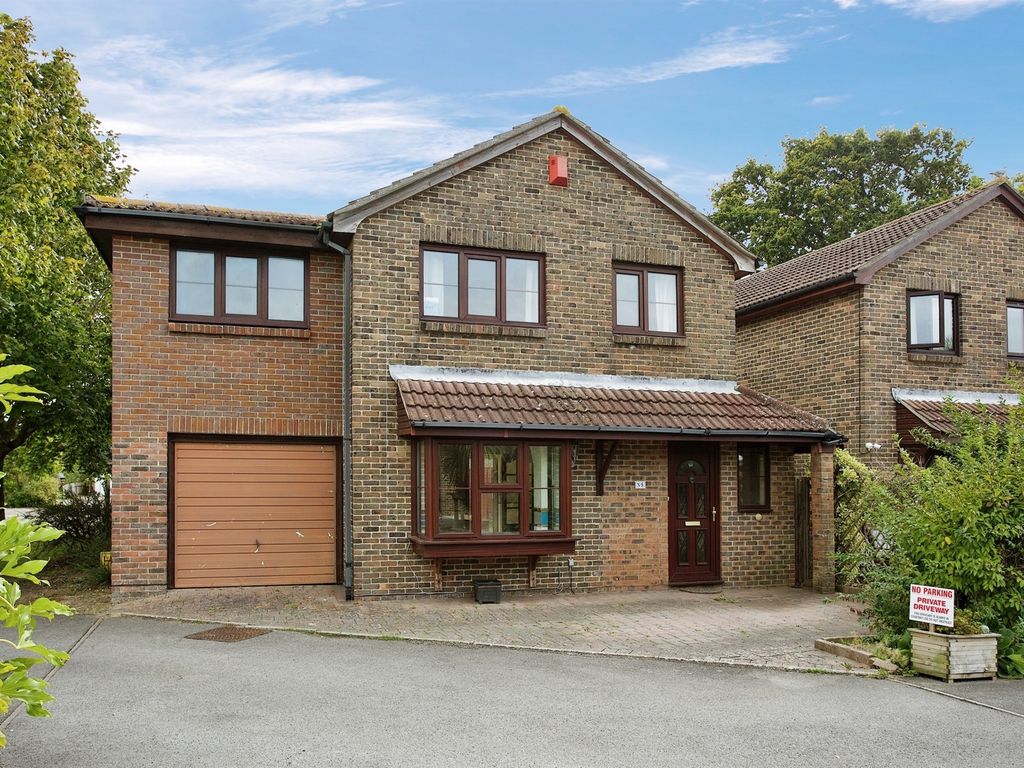 5 bed detached house for sale in Woodward Close, Gosport PO12, £450,000