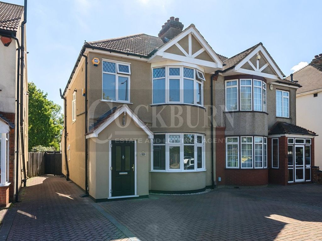 3 bed semidetached house for sale in Avery Hill Road, London SE9, £