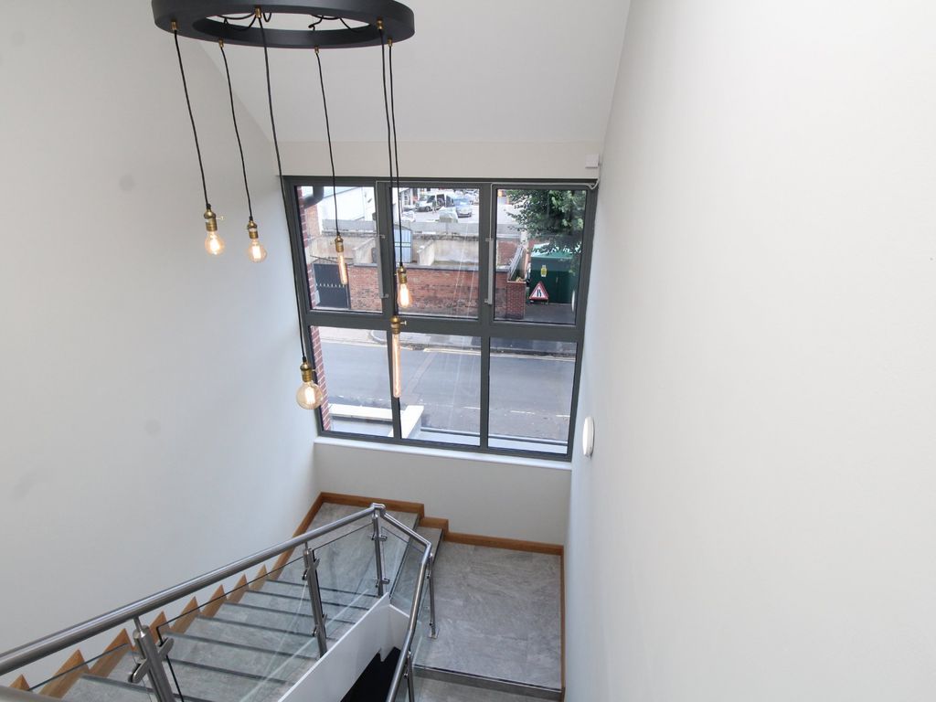 2 bed flat to rent in Radcliffe Road, West Bridgford, Nottingham NG2