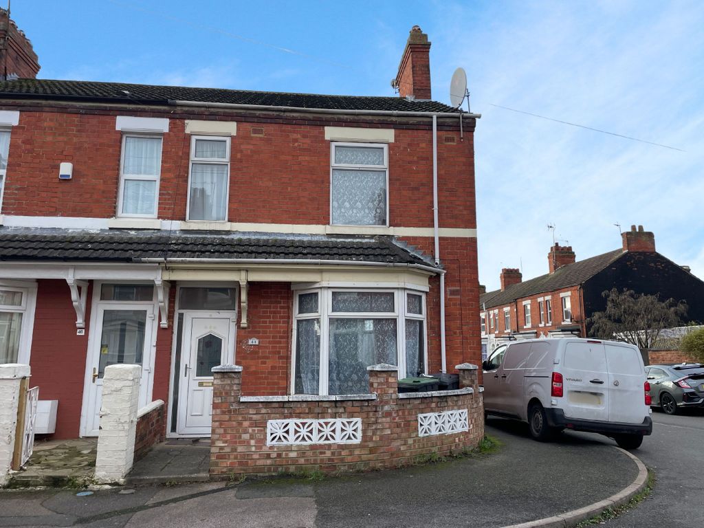 4 bed terraced house to rent in Thomas Street, Wellingborough NN8, £