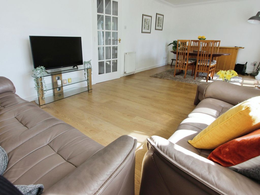 3 bed terraced house to rent in Braehead Avenue, Edinburgh EH4, £1,895