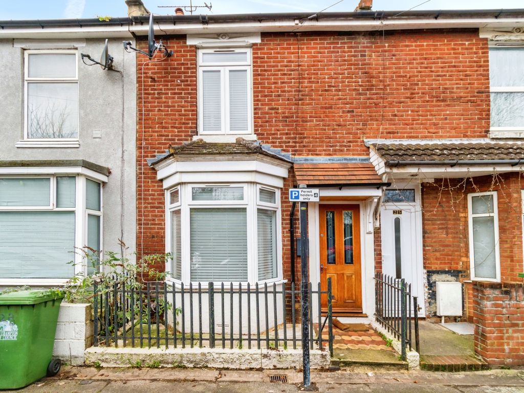 2 bed terraced house for sale in Hartington Road, Southampton