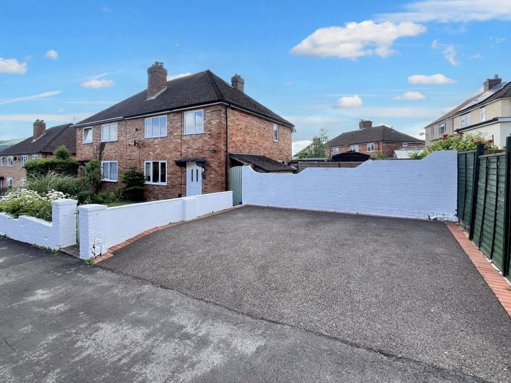 4 bed semidetached house for sale in Hillcrest Road, Abergavenny NP7