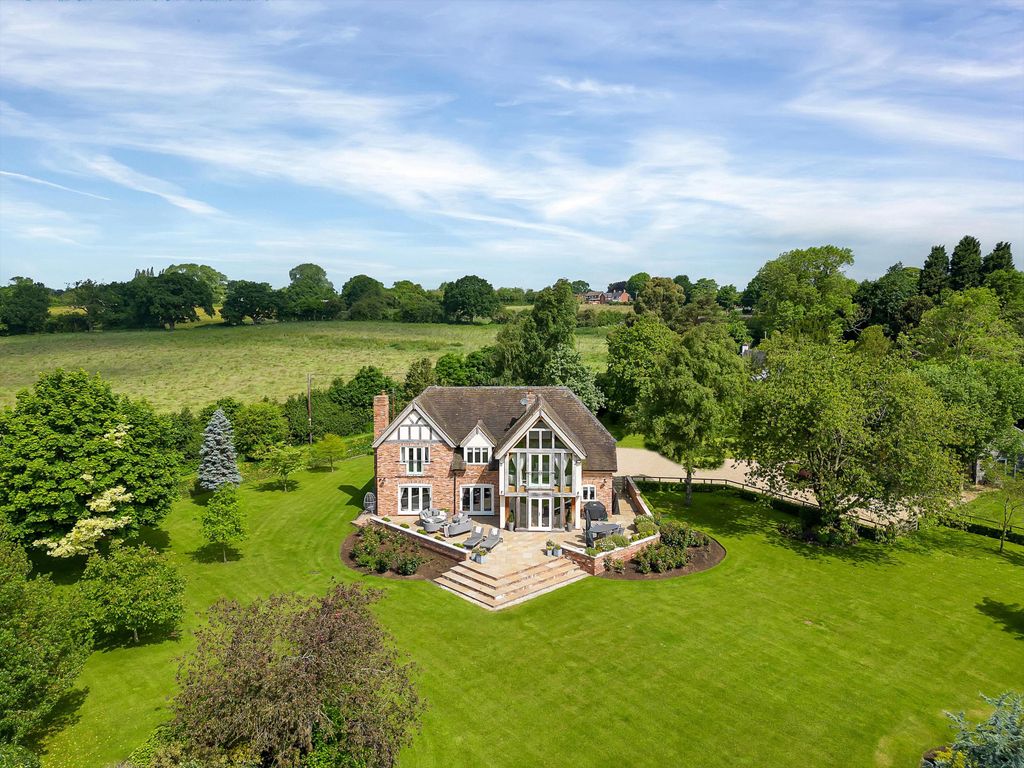 5 bed detached house for sale in Shute Hill, Lichfield, Staffordshire