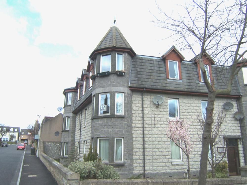 2 bed flat to rent in 19 Crathie Gardens West, Aberdeen AB10 Zoopla