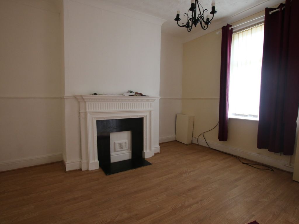 2 bed terraced house to rent in Street, Blackburn BB2, £475