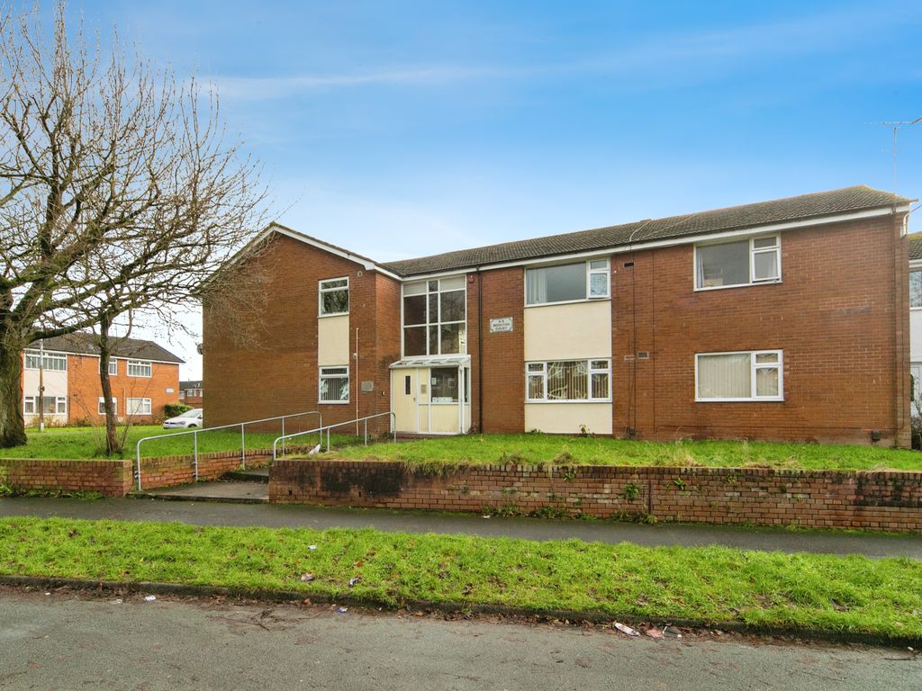 2 bed flat for sale in Woolton Court, Ellesmere Port, Merseyside CH66
