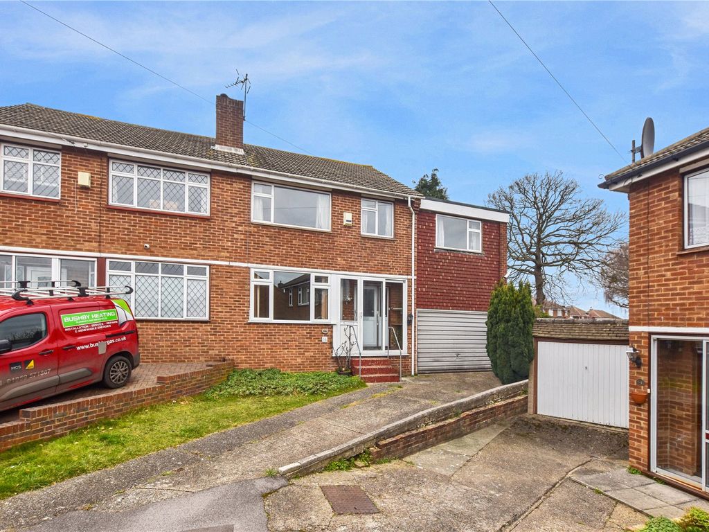 4 bed semidetached house for sale in Fernheath Way, Joydens Wood, Kent
