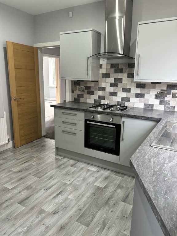 2 bed flat to rent in Granville Road, Gosforth, Newcastle Upon Tyne